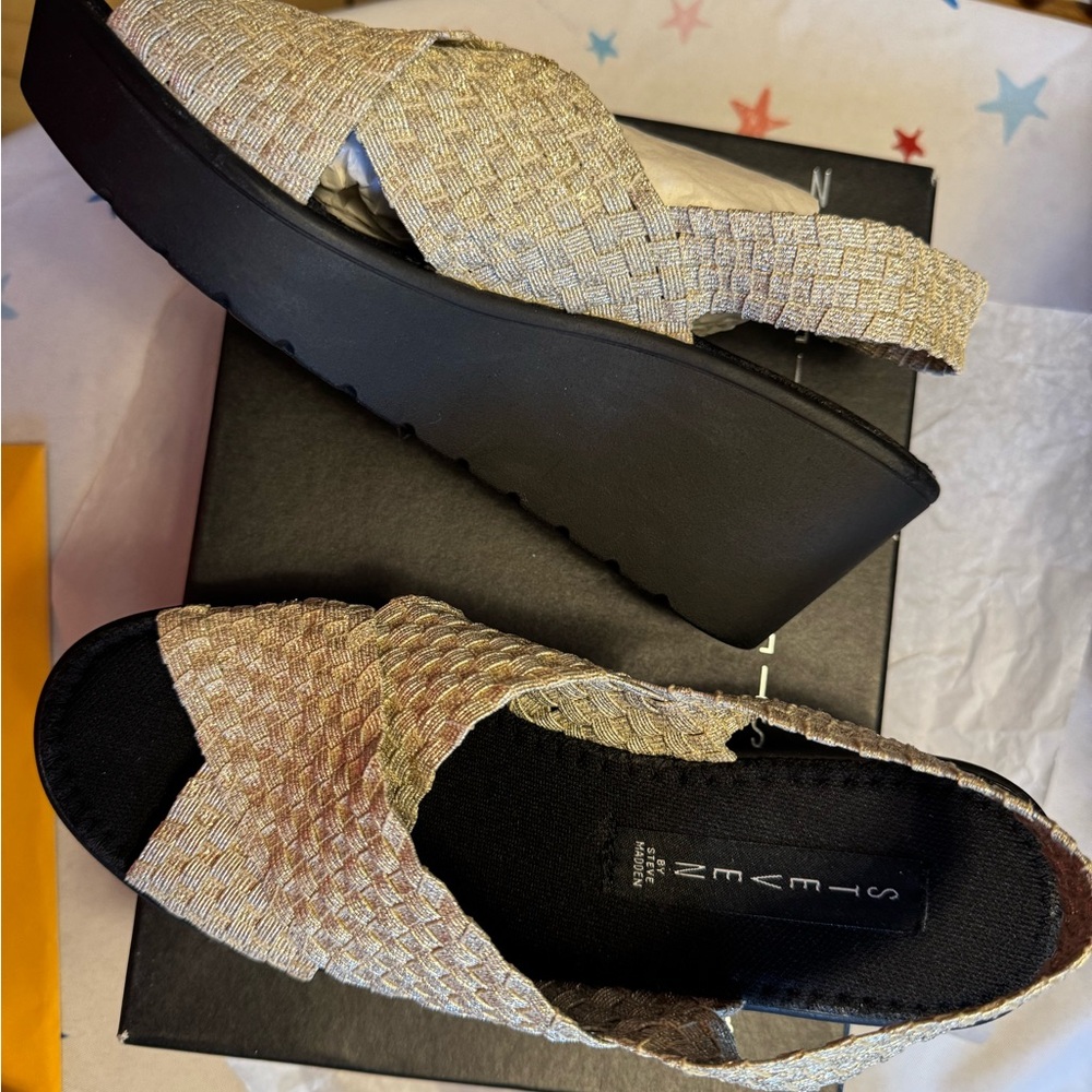 Steve Madden Gold and Black Platform Shoes
